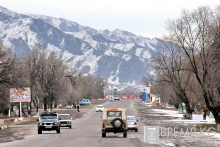 Автомагистрали Бишкек - Балыкчи 155 лет! Вьется она горными серпантинами и сближает людей, рассказывая им свою историю.