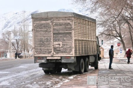 Автомагистрали Бишкек - Балыкчи 155 лет! Вьется она горными серпантинами и сближает людей, рассказывая им свою историю.