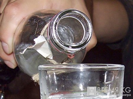В Кыргызстане хотят увеличить минимальный объем производства водки В Кыргызстане хотят увеличить минимальный объем производства водки