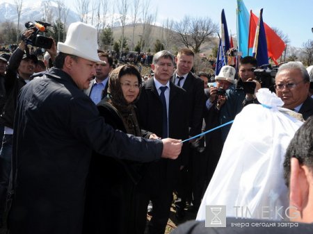 Президент приняла участие в митинге-реквиеме в мемориальном комплексе «Ата-Бейит»