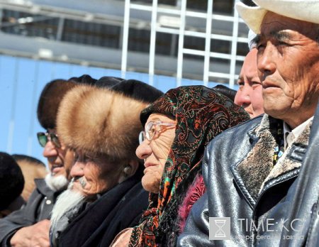 Президент Роза Отунбаева: Апрельская революция является настоящей Народной революцией