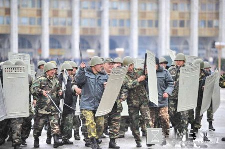 Киргизия 7 апреля отмечает годовщину апрельской народной революции. Киргизия 7 апреля отмечает годовщину апрельской народной революции.