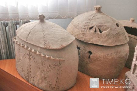 В одном из кабинетов Гуманитарного факультета КРСУ бережно собраны удивительные вещи. В одном из кабинетов Гуманитарного факультета КРСУ бережно собраны удивительные вещи.