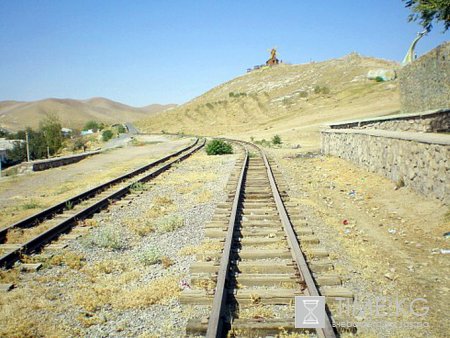 Соглашение с КНР по строительству железной дороги Китай-Кыргызстан-Узбекистан может быть подписано летом. Соглашение с КНР по строительству железной дороги Китай-Кыргызстан-Узбекистан может быть подписано летом.