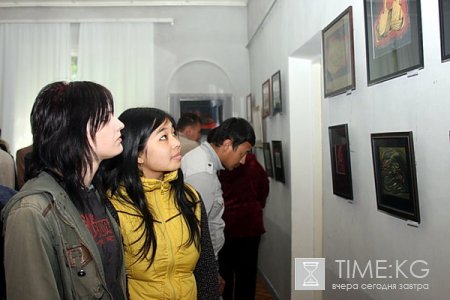 В Доме - музее Ольги Мануиловой открылась "Безымянная" выставка Кыял Аккучуковой В Доме - музее Ольги Мануиловой открылась "Безымянная" выставка Кыял Аккучуковой