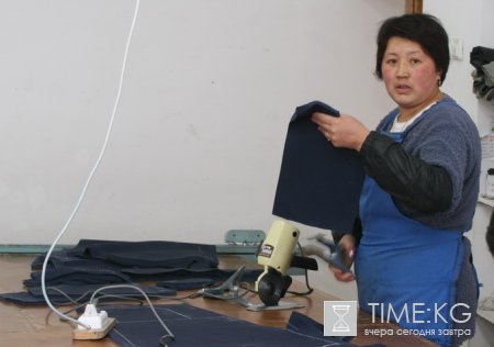 В Кыргызстане из более чем 100 тыс. работников легкой промышленности только 2,2 тыс. выплачивают страховые взносы в Соцфонд В Кыргызстане из более чем 100 тыс. работников легкой промышленности только 2,2 тыс. выплачивают страховые взносы в Соцфонд