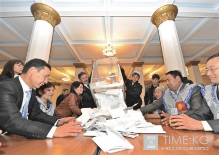 Фракция "Ар-Намыс" во главе с Феликсом Куловым ведет переговоры о вступлении в правящую коалицию Фракция "Ар-Намыс" во главе с Феликсом Куловым ведет переговоры о вступлении в правящую коалицию