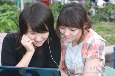 Перед зданием "Кыргызтелекома прошел internet open air Перед зданием "Кыргызтелекома прошел internet open air