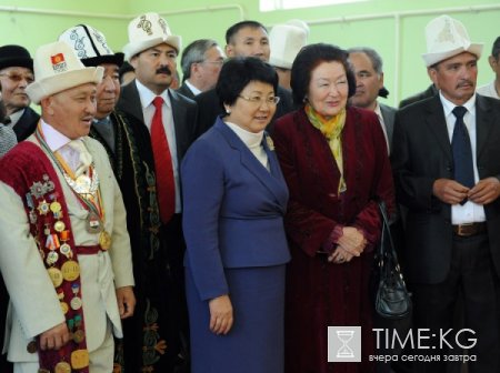 Президент Роза Отунбаева приняла участие в торжественных мероприятиях, посвященных 90-летию средней школы им.Б.Юнусалиева