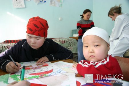 По данным Ассоциации родителей детей-инвалидов, в Кыргызстане более 120 тысяч лиц с ограниченными возможностями.