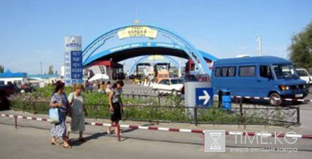 Пересечь границу с Казахстаном рядовому кыргызстанцу становится все сложнее Пересечь границу с Казахстаном рядовому кыргызстанцу становится все сложнее
