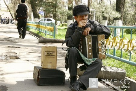 Пенсии в Кыргызстане не хватает даже на хлеб и молоко