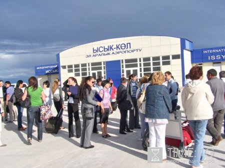 В Кыргызстане в международном аэропорту "Иссык-Куль" приземлился первый рейсовый самолет из Казахстана В Кыргызстане в международном аэропорту "Иссык-Куль" приземлился первый рейсовый самолет из Казахстана
