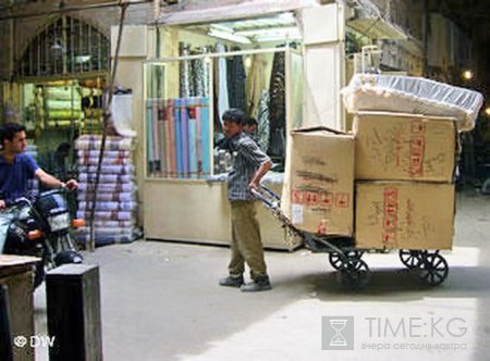Таможенный союз: На киргизско-казахстанской границе процветает челночный бизнес