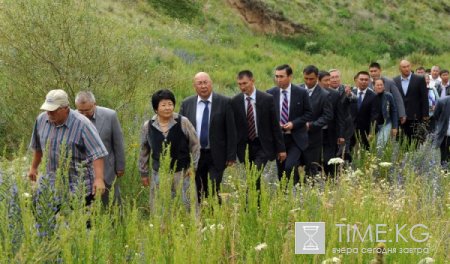 Президент Роза Отунбаева приняла участие в церемонии открытия Центра общей врачебной практики