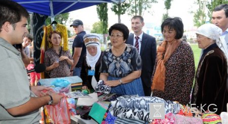 Президент Роза Отунбаева приняла участие в церемонии открытия VI международного фестиваля «Оймо-2011» Президент Роза Отунбаева приняла участие в церемонии открытия VI международного фестиваля «Оймо-2011»