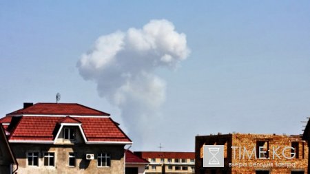 Взрыв на складе пиротехники в Бишкеке вызвал крупный пожар. Взрыв на складе пиротехники в Бишкеке вызвал крупный пожар.