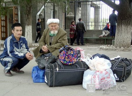 Кыргызстан готовы покинуть более 1 миллиона граждан Кыргызстан готовы покинуть более 1 миллиона граждан