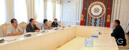 Президент Роза Отунбаева провела собеседования с кандидатами на должности судей Конституционной палаты и Верховного Суда Президент Роза Отунбаева провела собеседования с кандидатами на должности судей Конституционной палаты и Верховного Суда