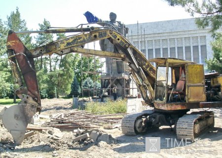 Кыргызстан: Снова на перепутье и в поисках нового идеологического символа нации