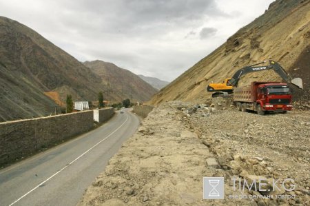 В проекте по реконструкции автодороги Бишкек - Нарын - Торугарт смета была завышена на 8,5 млн. долларов.