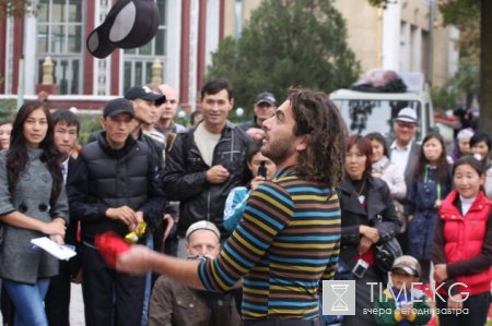 Международный фестиваль уличных театров "Место в лодке" Международный фестиваль уличных театров "Место в лодке"