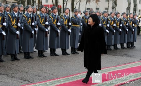 Президент Роза Отунбаева: Безопасность, мир и стабильность в стране являются основой для развития и прогресса нашей Родины