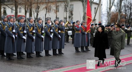 Президент Роза Отунбаева: Безопасность, мир и стабильность в стране являются основой для развития и прогресса нашей Родины