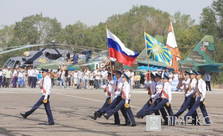 На российской авиабазе отметили 100-летний юбилей ВВС На российской авиабазе отметили 100-летний юбилей ВВС