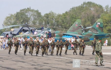 На российской авиабазе отметили 100-летний юбилей ВВС На российской авиабазе отметили 100-летний юбилей ВВС