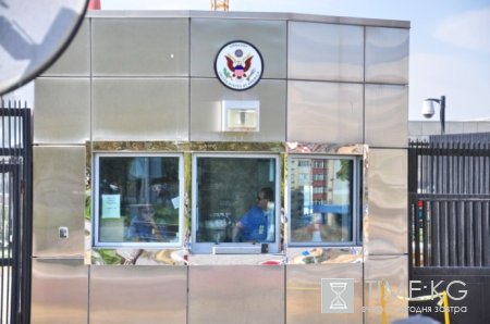 Митингующие у посольства США требуют наказать создателей фильма Митингующие у посольства США требуют наказать создателей фильма