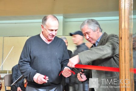 В Бишкеке открылась выставка Николая Котляревского «Пикасилия» В Бишкеке открылась выставка Николая Котляревского «Пикасилия»