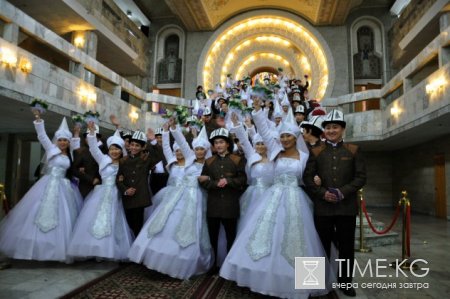 Массовая свадьба 35-ти пар состоялась в столице Массовая свадьба 35-ти пар состоялась в столице